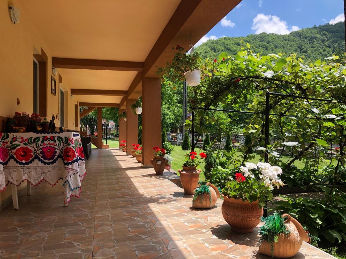 Hotel Casa Antonia Chiscau Esterno foto