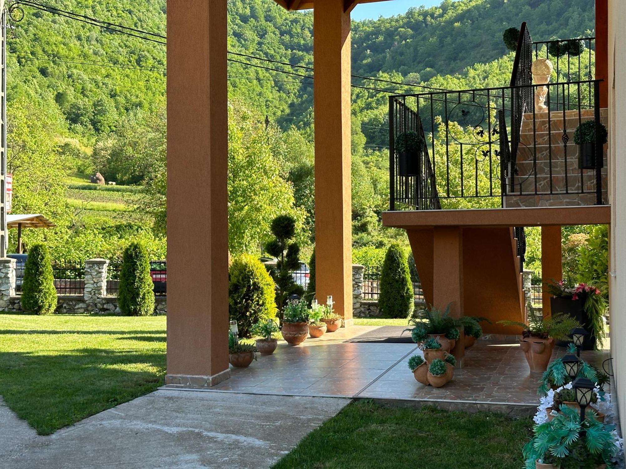 Hotel Casa Antonia Chiscau Esterno foto