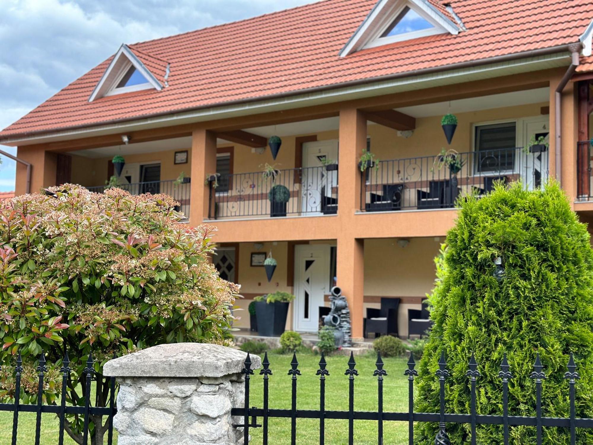 Hotel Casa Antonia Chiscau Esterno foto
